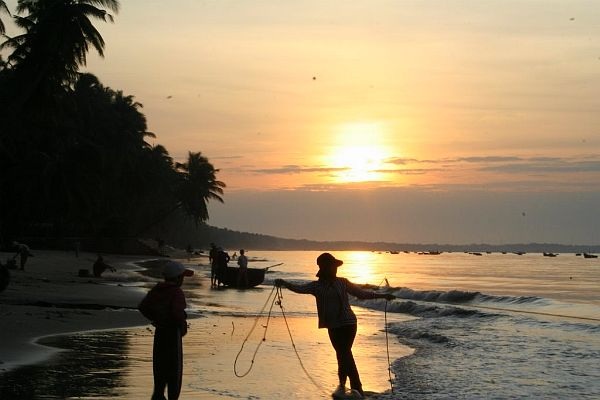 Vé máy cất cánh cút Chu Lai - Ngắm rạng đông ở Biển Rạng